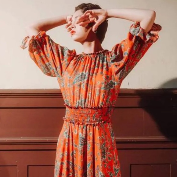 Red Paisley Long Peasant Dress
Designed by
Icons Objects Of Devotion - Picture 6 of 8